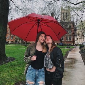 Meet your Posher, Danielle